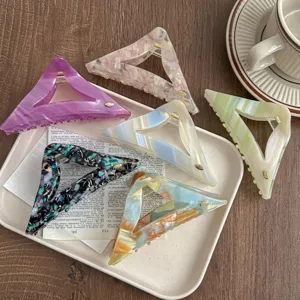 Retro Acetate Triangle Hair Claw Large Geometric Shark Clip Elegant Hair Styling Accessory For Women Daily Hair Catch