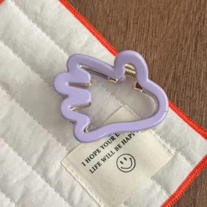 Jolie pince à cheveux violette en forme de main pour enfants et femmes, mini accessoire.