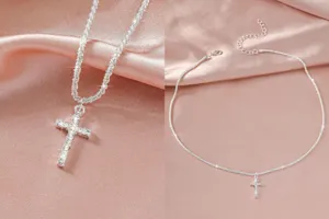 Glanzende zilveren strass kruis hanger ketting, delicate sprankelende sleutelbeinketting.