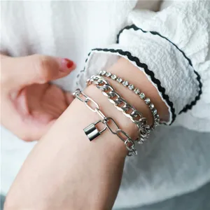 Set bracciali argento stile punk da donna con ciondolo lucchetto e catena con strass.