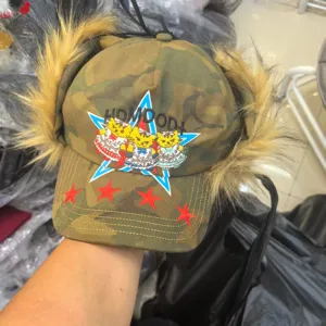Chapeau Bomber En Peluche Brodé Chat Camo Vintage Oreillettes Chaud Hiver Mode Pour Femmes