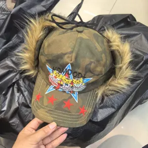 Casquette en peluche brodée chat de servante camouflage vintage, chapeau streetwear décontracté.