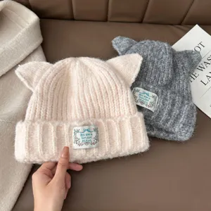 Joli bonnet en tricot oreilles de chat pour femme, bonnet d'hiver chaud et epais, chapeau de loisir.