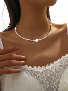 Stunning crystal beaded choker necklace with central pearl elegant clavicle chain for women