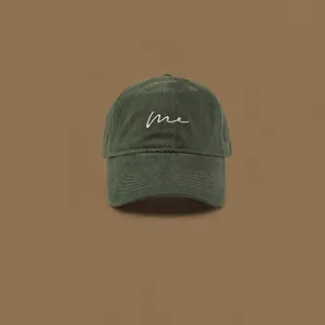 Green baseball cap for women and men, classic cotton casual hat with white letter embroidery.