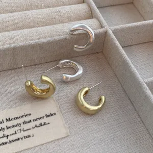Vintage French Style C Shaped Hoop Earrings Zinc Alloy Geometric Chic Metal Ear Jewelry For Women