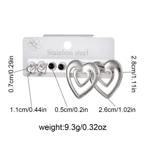 Edelstahl-Ohrring-Set Detailansicht mit Abmessungen, geometrischem Doppelherz und Pfeil-Design.