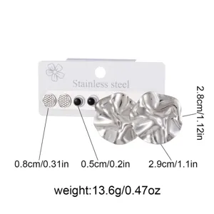 Detailaufnahme des Edelstahl Geometrische Ohrringe Sets mit verschiedenen Formen und Maßen.