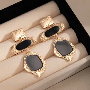 Boucles d'oreilles géométriques rétro style européen et américain, métal luxe long carré ovale.