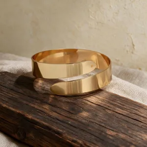 Brazalete de metal dorado minimalista, elegante brazalete geométrico abierto para mujeres.