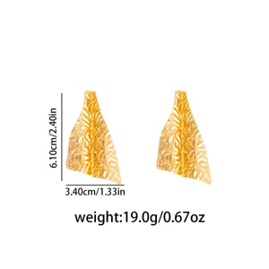 Detailed shot of retro gold hollow leaf stud earrings showing texture and size info.