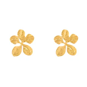 Close-up detail of the gold textured 5-petal flower metal stud earrings design.