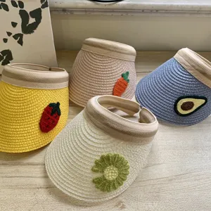 Kinder süßer Stroh Sonnenblende Set mit Häkelobst und Blumen Patches, atmungsaktiver Sommerhut.