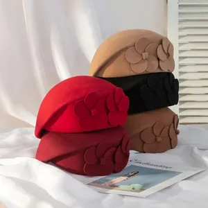 Wool felt beret for women, elegant winter hat with chic 3D flower decoration, vintage style.