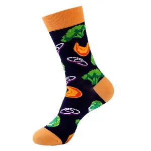 Calzini colorati divertenti con motivo di verdure per uomo e donna, stile streetwear casual.