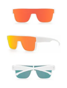 Detailansicht stilvoller Oversize-Sonnenbrille mit weißem Gestell und bunten Spiegelgläsern.