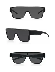 Detailansicht der übergroßen flachen schwarzen Sonnenbrille im Mehrwinkeldesign.