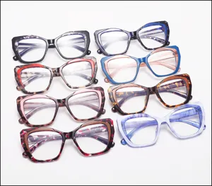 Detailed display of fashionable oversized colorblock TR frame blue light blocking glasses.