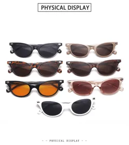 Fashion cat-eye sunglasses for women with trendy B logo design, stylish street snap sunglasses.