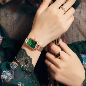 Elegante grüne quadratische Damenuhr mit Roségold Mesh Armband und modernem Quarzwerk.