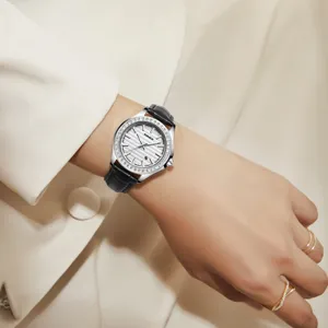 Orologio da polso al quarzo da donna con cinturino in pelle nera e ghiera