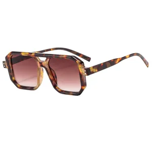 Chunky tortoise shell square sunglasses with gradient brown lenses for men and women UV400