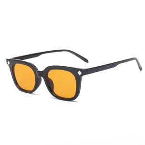 Square Sunglasses For Men Women UV400 Protection Retro Vintage Metal Rivet Shade Eyewear Outdoor Driving Daily Wear