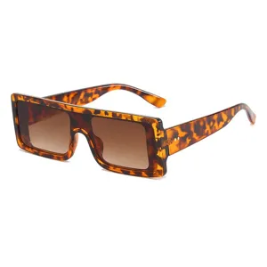 Trendy flat top tortoise shell sunglasses with gradient lenses for men and women styles.