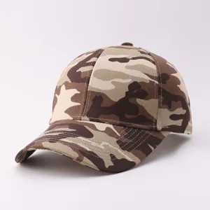 Braune Tarnung Baseballkappe Detailansicht, Outdoor Sonnenkappe mit gebogenem Schirm.