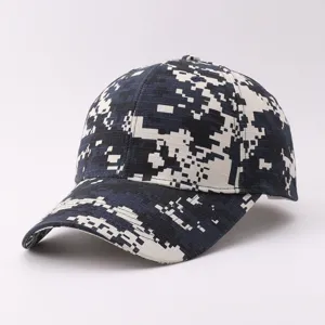 Digitale Tarnung Baseballcap Detail mit Stofftextur, gebogener Schirm Sonnenhut.