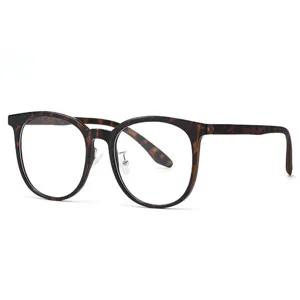 Vista dettagliata della montatura tartarugata, montatura ottica rotonda classica ed elegante.