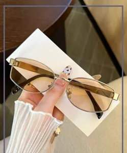 Gafas de sol cuadradas de metal vintage para mujer, gafas pequeñas estilo Y2K.