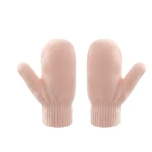 Rosa Strickhandschuhe Detailaufnahme, weiche warme Baby Kinder Fäustlinge Nahaufnahme.