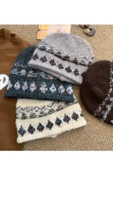 Bonnet en tricot jacquard rétro pour femme hiver chaud bonnet élégant style detail