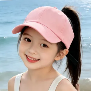 Gorra de béisbol rosa con cola de caballo para niños, protección solar al aire libre.