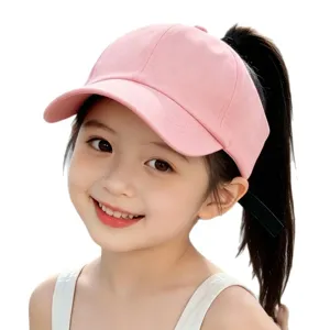 Bonita gorra rosa con coleta para niños, sombrero con visera abierta para uso al aire libre.
