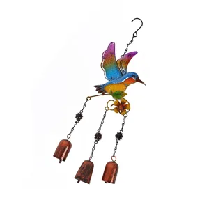 Carillon de vent colibri en métal suspendu avec trois cloches, parfait pour la déco du jardin.