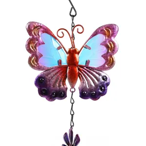 Carillon à vent papillon en métal coloré, suspension en verre teinté pour déco jardin maison.