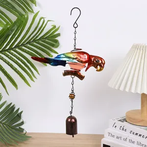 Carillon vent perroquet en metal decoration suspendue, jardin colore maison avec boule lumineuse.