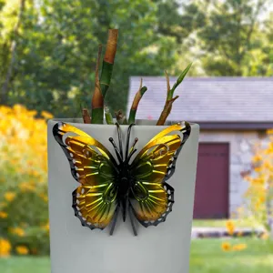 Ornement suspendu de pot de fleur papillon en métal détail pour jardin et plantes