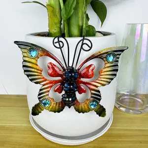 Piquet pot de fleurs papillon en métal, ornement de jardin en verre coloré pour jolies plantes en pot.