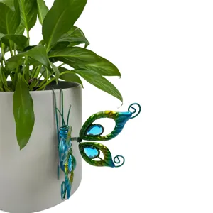 Décoration de pot de fleur papillon en métal avec strass en verre bleu pour plantes.