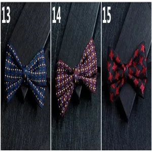 Set di papillon classici con motivi geometrici per abiti da sposo e smoking formali.