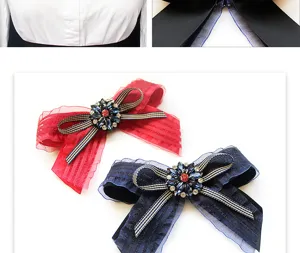 Dettaglio cravattina uniforme JK, elegante spilla in strass di cristallo per donne e studenti.