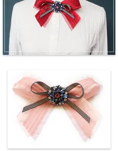 Elegante spilla con fiocco per uniforme JK con centro in cristallo, ideale per la scuola.