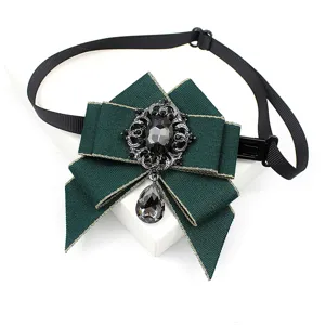 Kids retro rhinestone bow tie dark green crystal collar decoration for party stage.