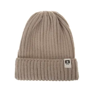 Gorro de punto acanalado para niños en color kaki, gorro de invierno cálido para niños y niñas.