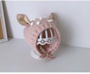 Süßes Baby Strickmütze mit Hirschohren und Bommeln, warme Winter Ohrenschützer Mütze für Babys.