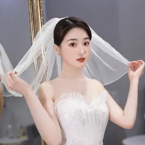 Short white bridal veil with rhinestones, simple single-layer Korean style wedding hair accessory.