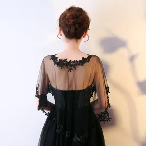 Élégant châle cape de mariée en dentelle noire, parfait pour robes de soirée et de mariage.